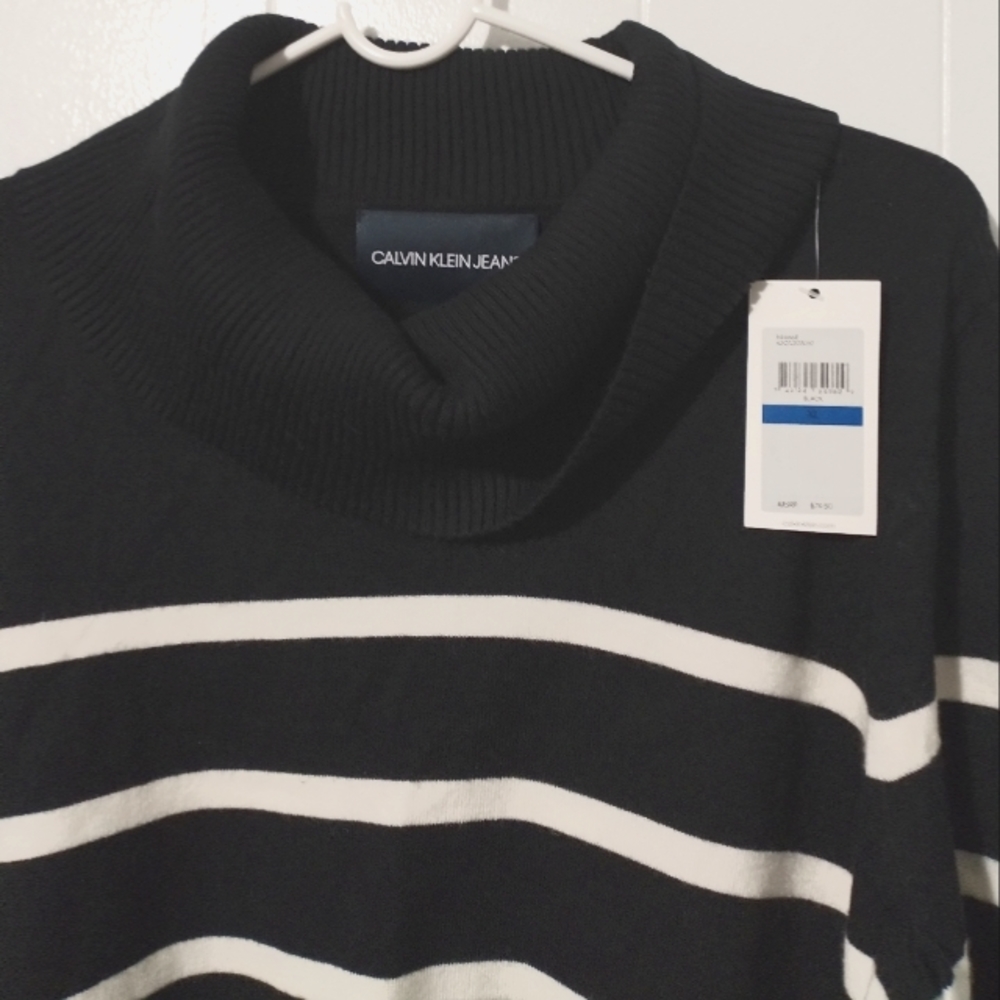 Calvin Klein Sweater